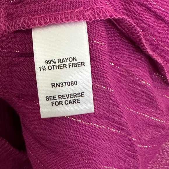 C Est. 1946 Woman’s Purple Flared Mid Sleeve Blouse With Gold Streaks - Picture 4 of 7